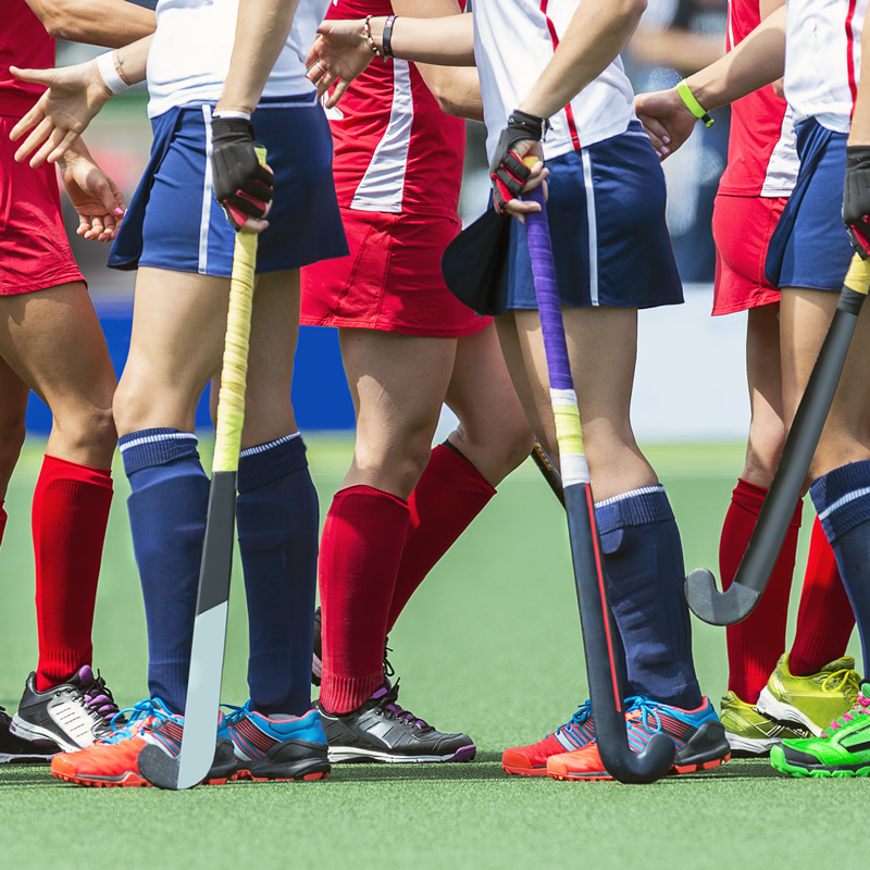 Match de club de hockey amateur féminin