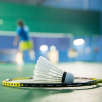 Volant et raquette de badminton